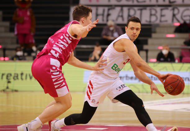 许多跑者在 许多跑者在